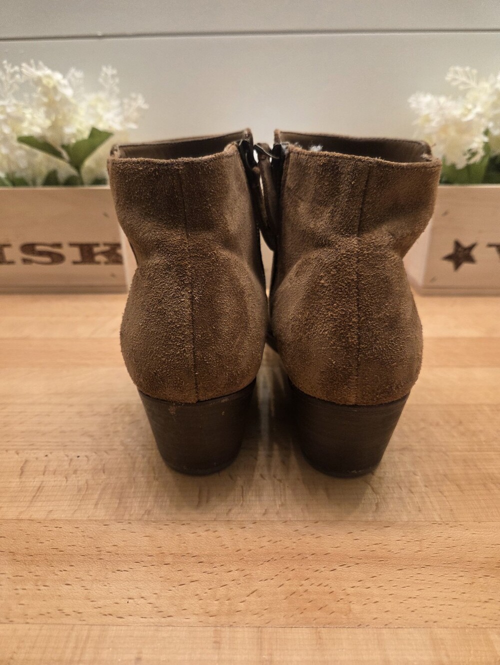 Thursday Boot Company Downtown Bootie Golden Brown Suede Women's Size 9 - Picture 3 of 7